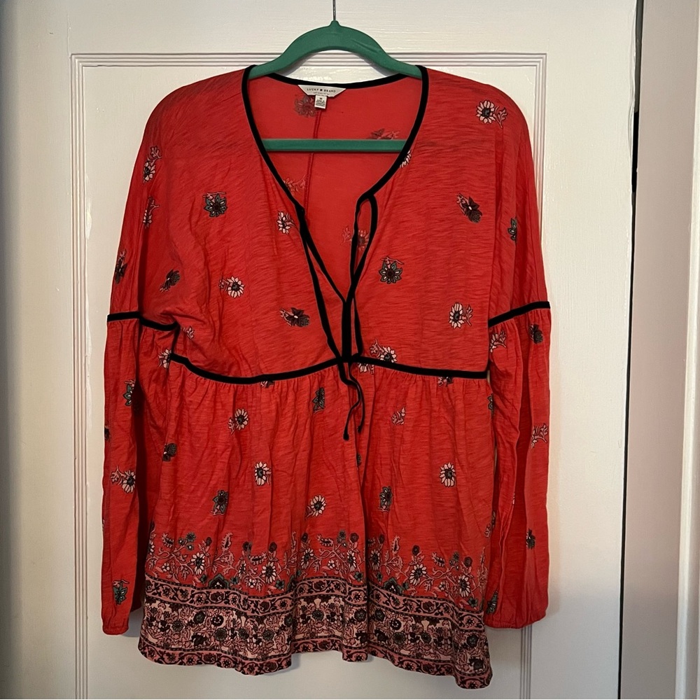 Lucky brand long sleeved women’s top, size medium